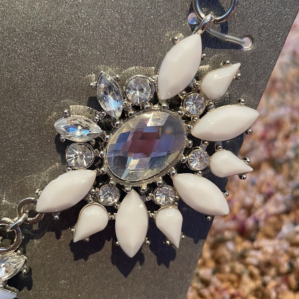 STATEMENT necklace - Picture 3 of 4